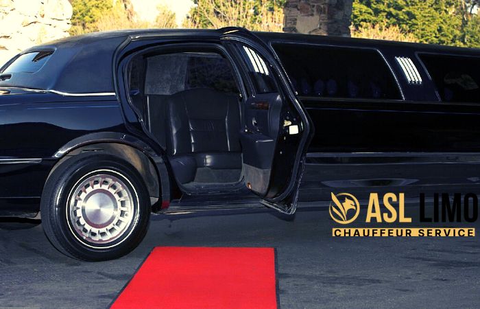 Experience Ultimate Luxury with Our Limo Service