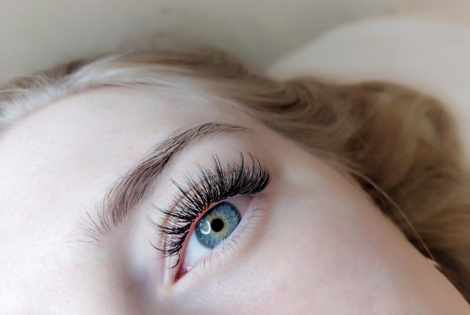 Everything You Need To Know About Taking Care Of Hybrid Eyelash Extensions