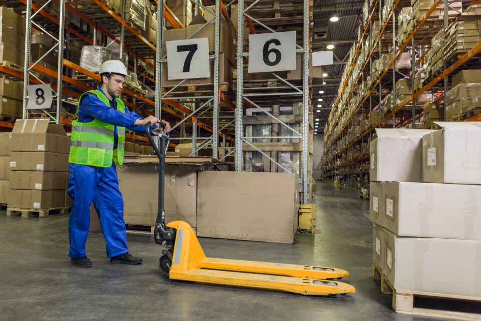 Benefits of Using Hand Pallet Trucks in Warehouse Operations