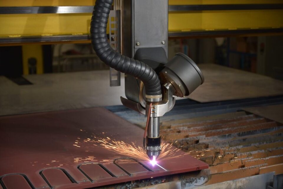 Plasma cutting welding machine