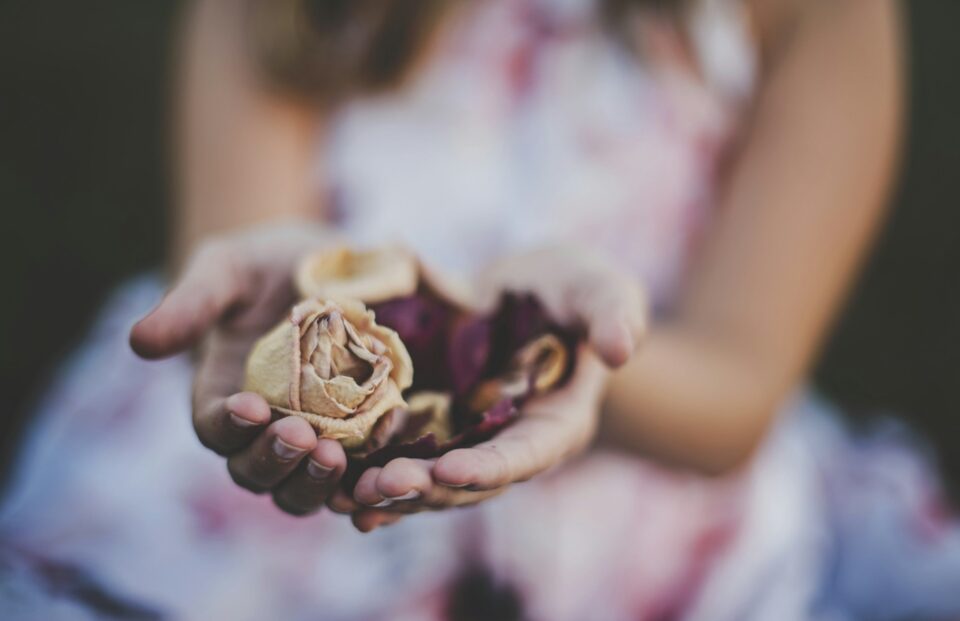 How to Recognize and Heal from an Emotionally Unavailable Relationship