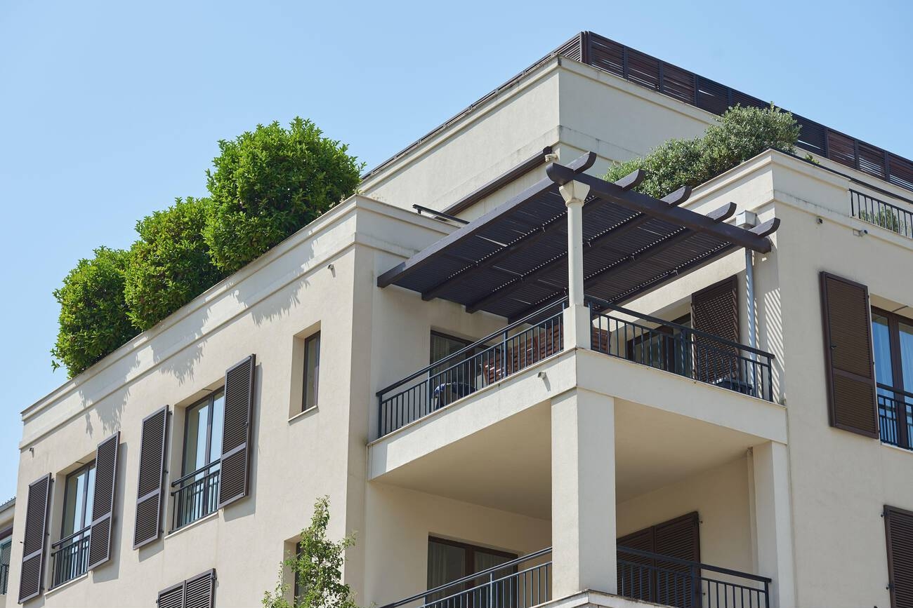 Louvred roof pergolas sydney
