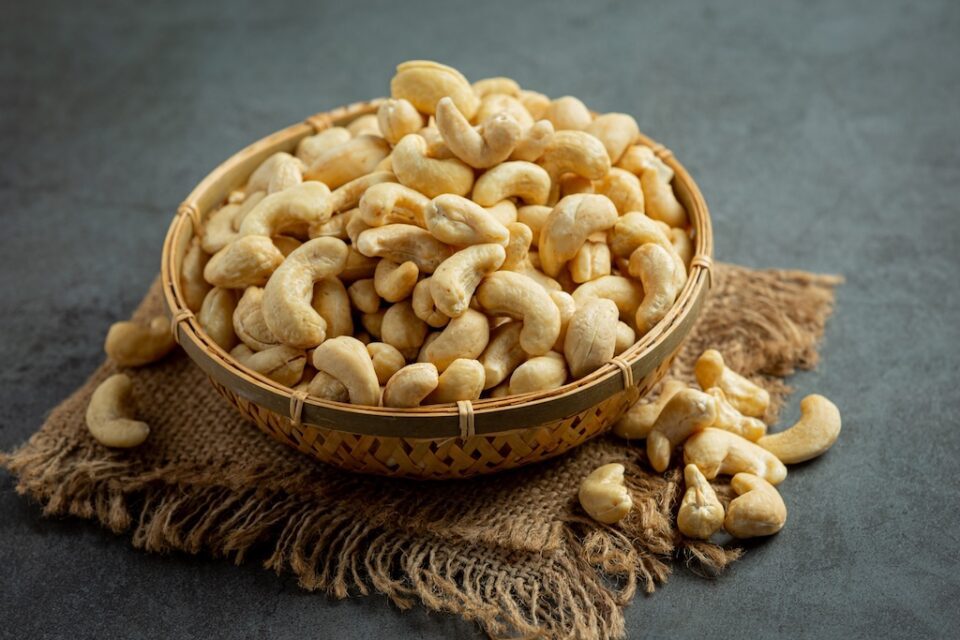 cashew nut price