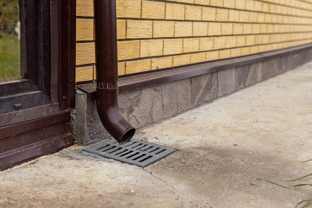 rain gutter downpipe